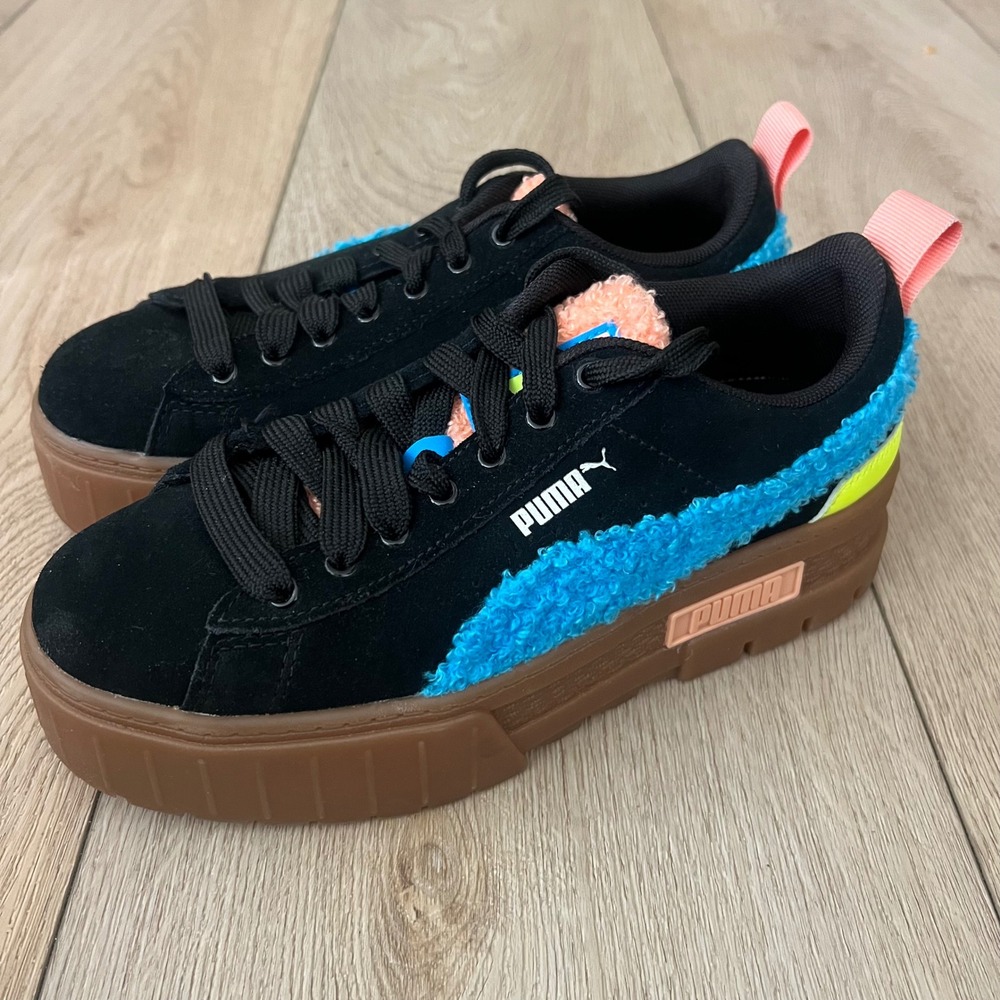 Puma Mayze Cuddle in Black Blue Pink Neon Yellow Platform Sneakers
Womens 7
